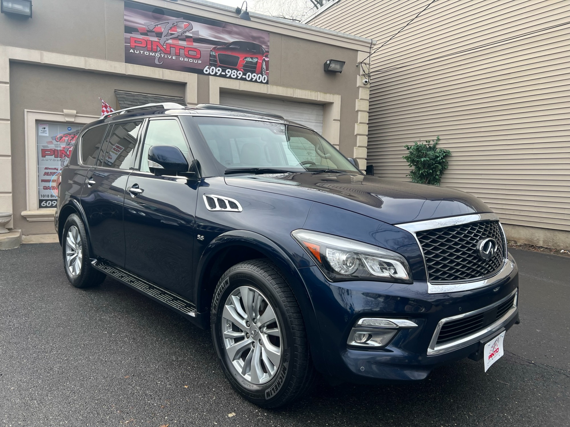 photo of 2017 Infiniti QX80 Limited 4WD